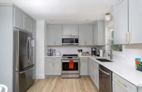 Asheville Casa | Cottontail Cottage Pet-friendly, Fire Pit & 10 Min. to Downtown AVL!