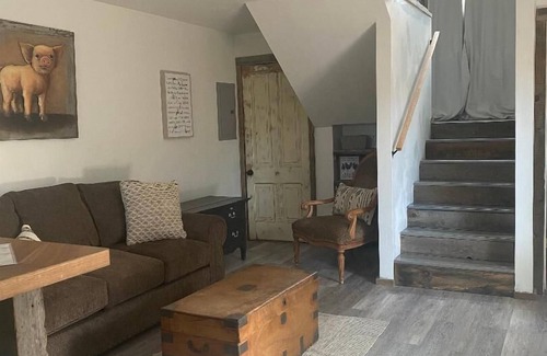 Sierraville Cabaña | COTTONWOOD CREEK FARMHOUSE GUEST COTTAGE