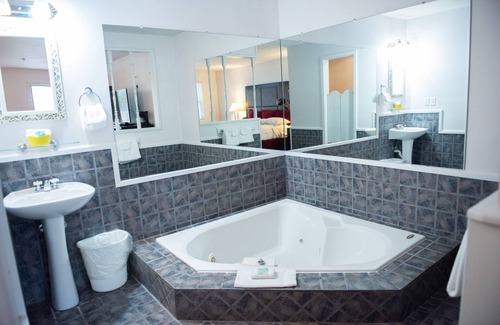 Salem Hotel | Cottonwood Inn