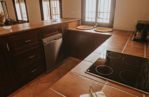 La Puebla de los Infantes Casa | Country House 'Casa Rural Leal' with Private Pool, Wi-Fi and Air Conditioning