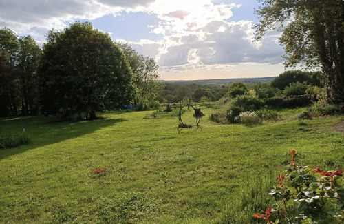Saint-Barthelemy-de-Bussiere Casa | Country house (jacuzzi/terrace/park/hiking/mushrooms)
