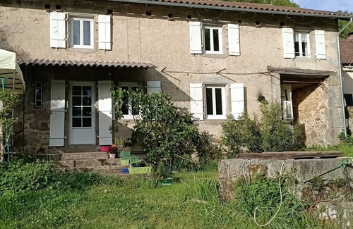 Saint-Barthelemy-de-Bussiere Casa | Country house (jacuzzi/terrace/park/hiking/mushrooms)