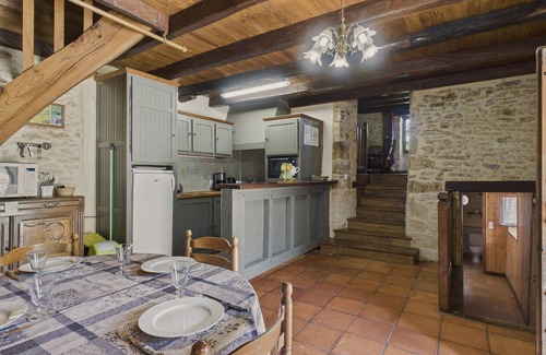 Saint-Crepin-et-Carlucet Casa | Casa de campo para 6 con piscina y jardín