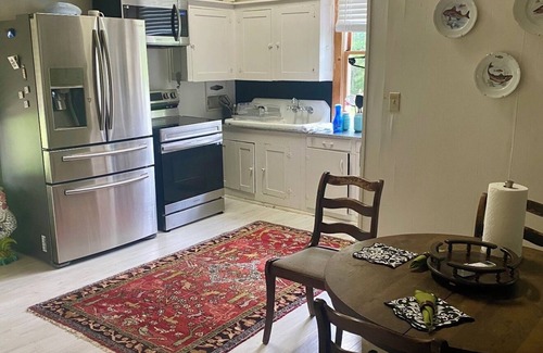 Sturgis Casa | Country 1888 farmhouse near MSU