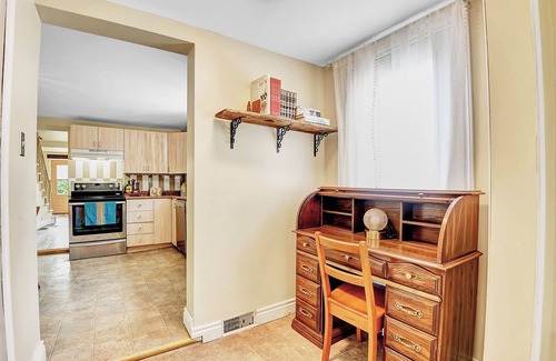 South Stormont Casa | Country 5 Bed 1.5 Bath - charming cottage w/ gym,1HR to Ottawa & Montreal