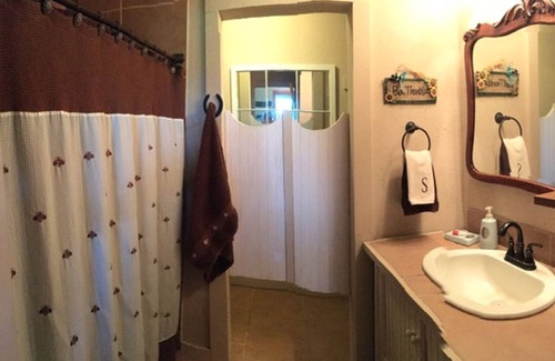 Burton Cama Y Desayuno | Country Cabin 10 miles from Round Top