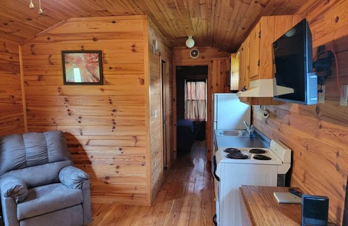 Cowanesque Cabaña | Country Cabin Getaway