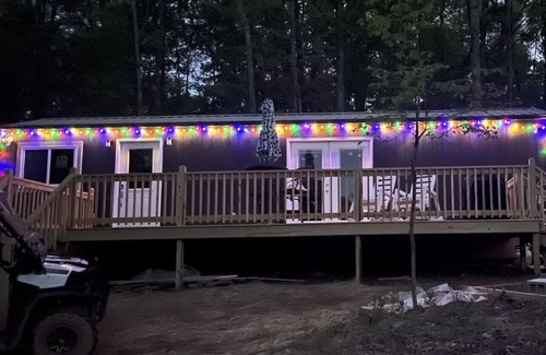 Abbeville Cabina | Country Cabin on Pond Hosted by Randy and Max