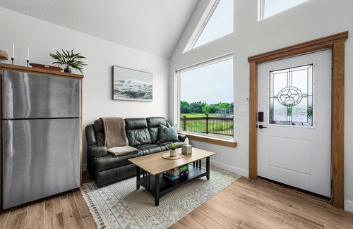 Point Casa | Country Cabin With King bed, Loft and Beach! #1