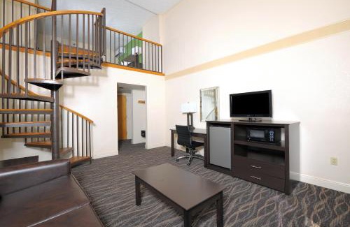 Pigeon Forge Hotel | Country Cascades Waterpark Resort