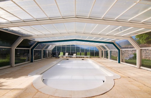 Arvillard Villa | Castillo rural 'Chateau D'escart' con vistas a la montaña, piscina privada y Wi-Fi