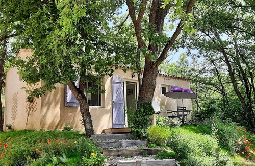 Sainte-Croix-a-Lauze Casa | Country cottage, calm and relaxation in the sun.