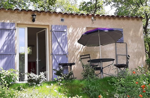 Sainte-Croix-a-Lauze Casa | Country cottage, calm and relaxation in the sun.