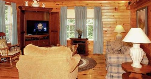 Newport Casa | Country Cottage - 2 Bedrooms, 1 Baths, Sleeps 6 cabin
