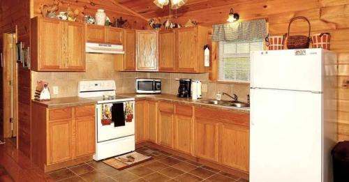Newport Casa | Country Cottage - 2 Bedrooms, 1 Baths, Sleeps 6 cabin