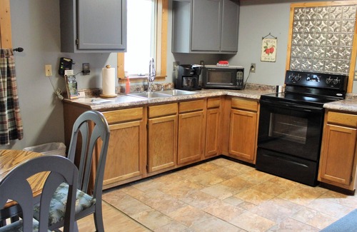 Rockbridge Cabaña | Country Cottage Centrally Located in Hocking Hills