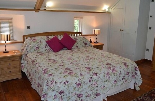 Modbury Cabaña | Casa de campo rodeada de tierras de labranza con hermosas vistas sobre el sur de Devon