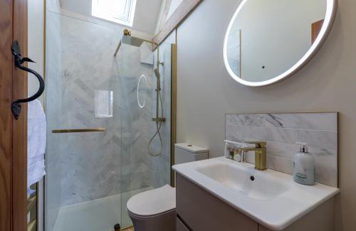 Hulme End Casa | Country Cottage with Hot Tub - pre-heated for your arrival