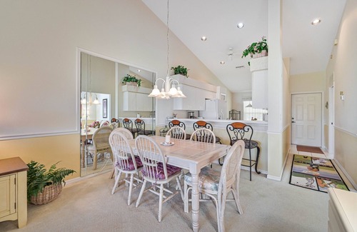 Estero Condominio | Country Creek - Charming and Light Corner Condo with Golf !