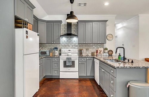 Waco Casa | Country Cutie at Magnolia - Family & Pet Friendly, QR Code Walk-Thru Tour!