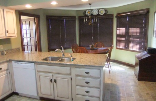 Bradfordsville Otro | Country Farm Home, Viajes el Bourbon Trail, y Sitio Histórico
