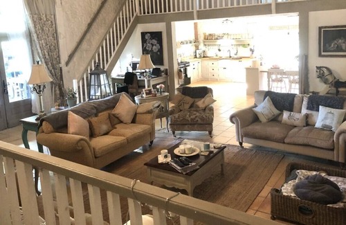 Monflanquin Otro | Country Farmhouse set in Prune orchards