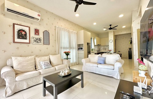 Central District Condominio | Country Garden Danga Bay By Stayrene