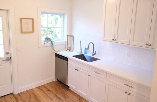 Newtown Condominio | Country Getaway in Historic Inn
