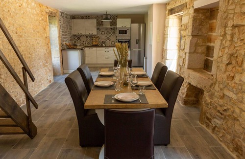 Charras Cabaña | Country gîte with its animals, horses, goats, pigs and poultry