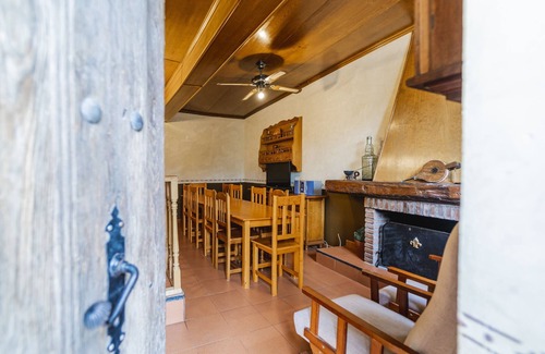 Canalejas de Penafiel Casa | Casa rural 'El Pico' con vistas a la montaña, terraza privada y Wi-Fi