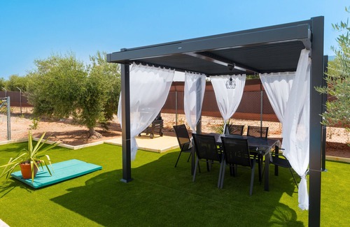 Marchena Casa | Casa Rural 'La Alquería' con Piscina Privada, Wi-Fi y Aire Acondicionado