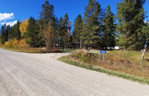 Caroline Casa | Country home on a secluded farm with walking trails. Horses welcome