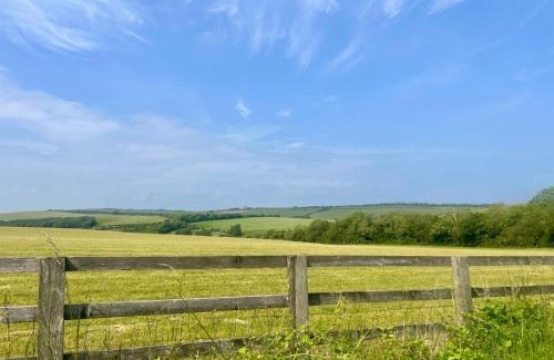 Lewes Casa | Country Home in Idyllic South Downs - Views, Free Parking for 7 cars, Play room, Steam room, Fire Pit and more