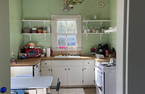 La Grange Otro | Country Home on the Colorado River; Round Top, MS 150, tubing, canoeing, fishing