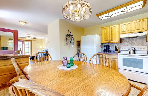 Wardsboro Casa | Country home with gorgeous property, porch & unobstructed mountain view