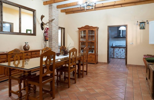 Villacarrillo Casa | Casa rural 'Villa Ilusion' con piscina privada, terraza privada y Wi-Fi