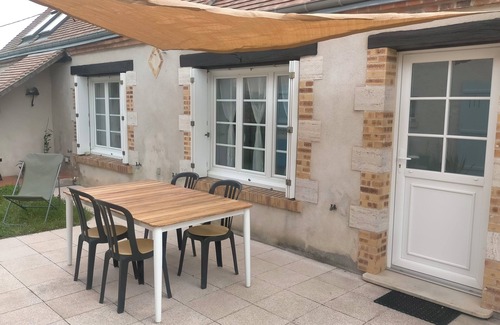 Mezieres-lez-Clery Casa | Country house between loire and sologne
