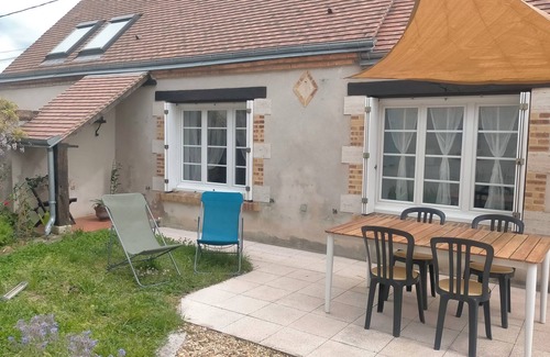 Mezieres-lez-Clery Casa | Country house between loire and sologne