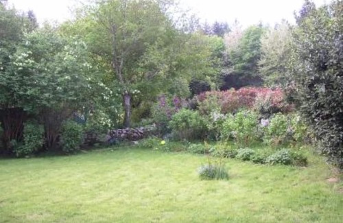 Toulx-Sainte-Croix Casa | Country house with swimming pool in a peaceful woodland setting