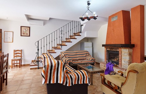 Arbuniel Casa | Casa rural 'Casa Calera' con vistas a la montaña, Wi-Fi y aire acondicionado