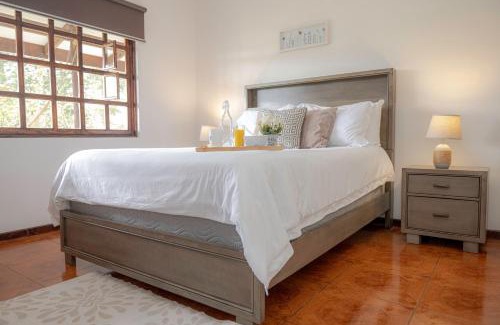 Cartago Casa | Country house, Cozy Fireplace and an amazing view