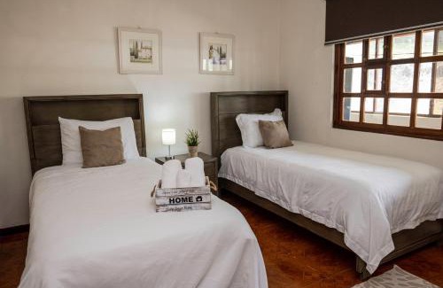 Cartago Casa | Country house, Cozy Fireplace and an amazing view