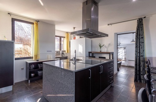 Los Angeles de San Rafael Casa | Casa rural 'El Arrebol' con vistas a la montaña, terraza privada y Wi-Fi