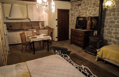 Roccafluvione Otro | Country House/Farm House in Forcella with 2 bedrooms sleeps 5