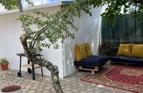 Fatima Casa | Casa rural 'Fátima - Casa Inteira' con terraza compartida, jardín compartido y Wi-Fi