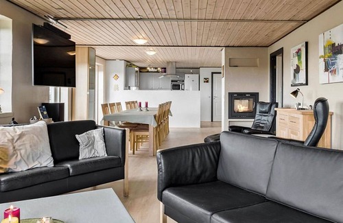 Logstor Casa | Country house for up to 18 people, also suitable for people with disabilities