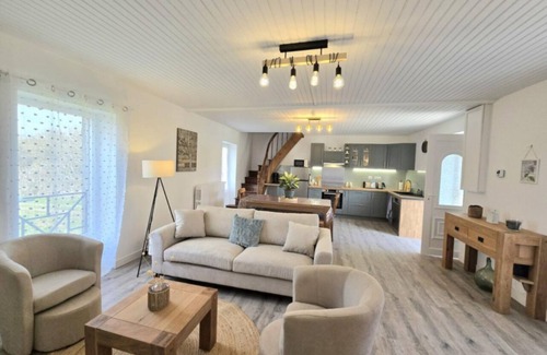 Savignac-Ledrier Casa | Country house in the heart of the Périgord Vert. Enjoy the peace and quiet of the garden