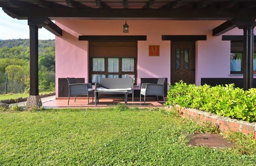 Avin Apartamento | Country House 'La Casina' with Mountain View, Private Terrace and Wi-Fi
