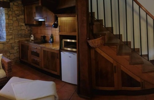 Colunga Casa | Casa rural 'La Casita De Luces' con vistas a la montaña, terraza privada y Wi-Fi