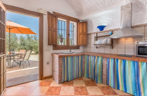 Benalúa de Guadix Casa | Casa rural 'La Higuera' con vistas a la montaña, Wi-Fi y aire acondicionado